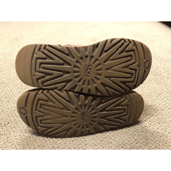 Authentic Ugg Bailey Button Triplet Boot - Picture 5 of 6